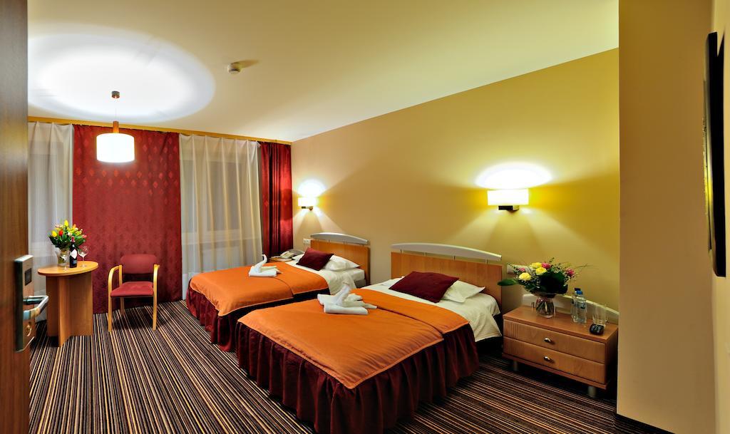 Hotel Partner Minsk Mazowiecki Room photo
