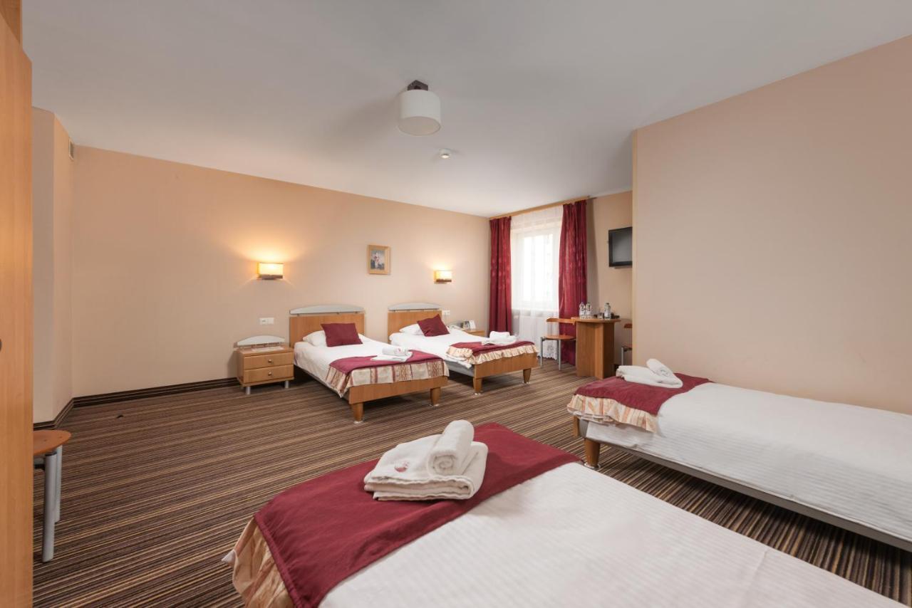 Hotel Partner Minsk Mazowiecki Exterior photo